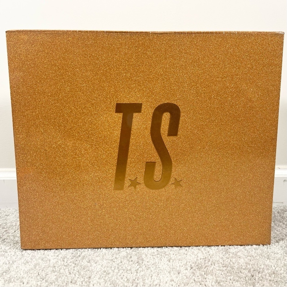 TAYLOR SWIFT The Life of a Showgirl Cardigan + CD Box Set Size: M/L Sealed
